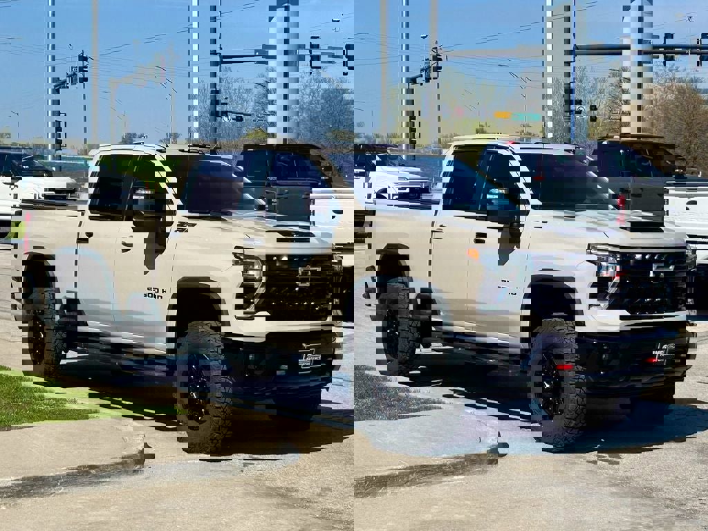 Used 2026 Chevrolet Silverado 2500 ZR2 AWD/4WD image 7
