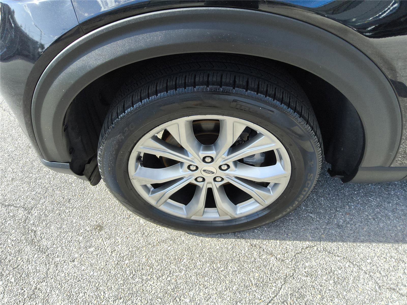 Certified 2021 Ford Explorer Limited AWD/4WD image 11