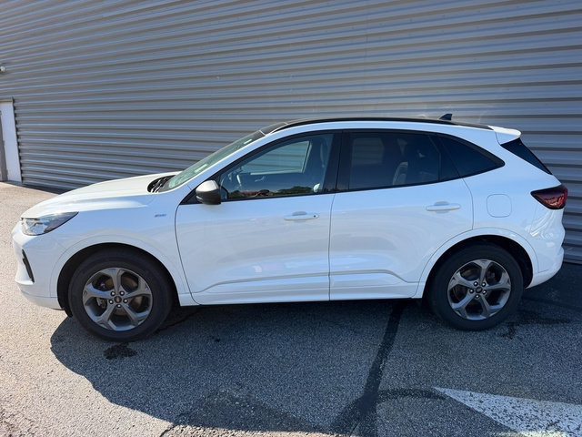 Certified 2024 Ford Escape ST-Line w/ Tech Pack #1 AWD/4WD image 2