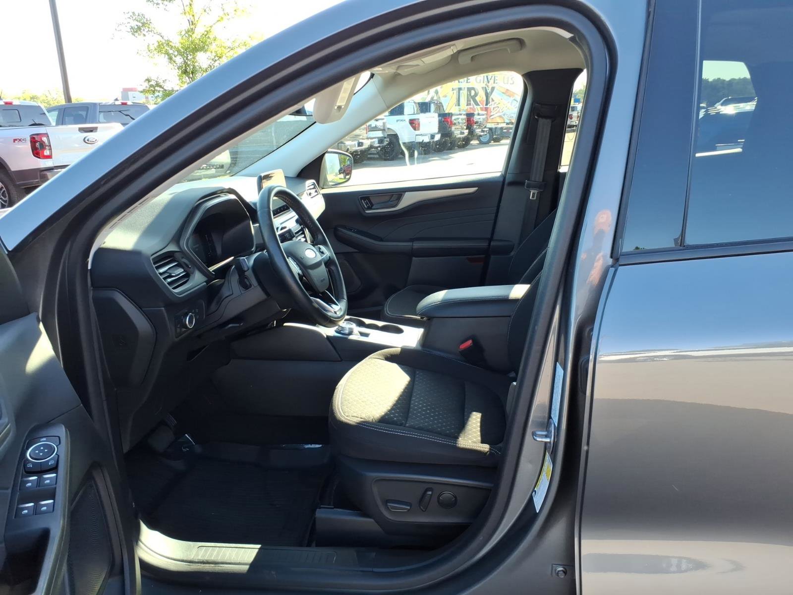Certified 2024 Ford Escape Active AWD/4WD image 12