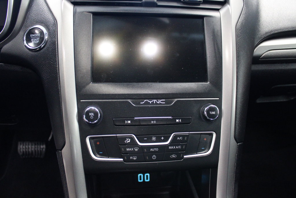 Certified 2020 Ford Fusion SE FWD image 18