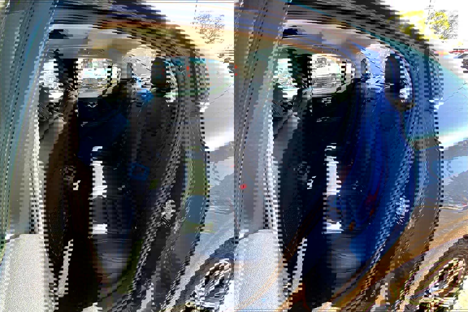 Used 2023 Volvo S60 B5 Plus image 21