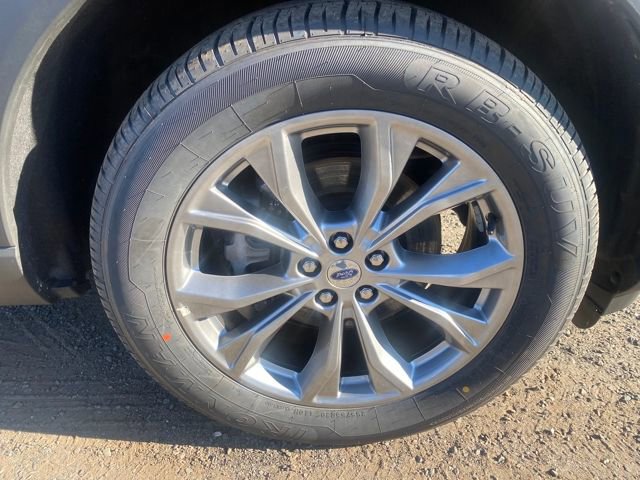 Certified 2022 Ford Explorer Limited w/ Equipment Group 301A image 9