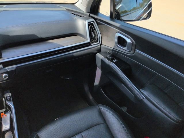 Used 2025 Kia Sorento SX AWD/4WD image 19