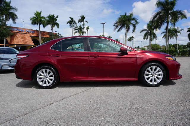 Used 2020 Toyota Camry LE FWD image 18