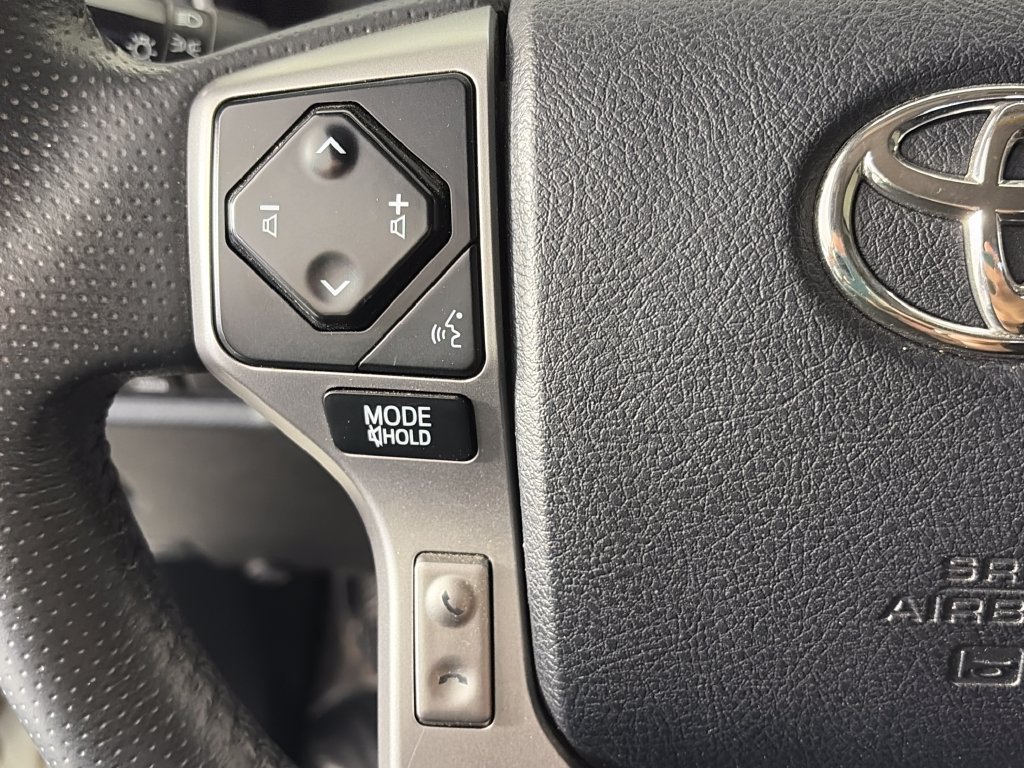 Used 2020 Toyota 4Runner 4WD image 17