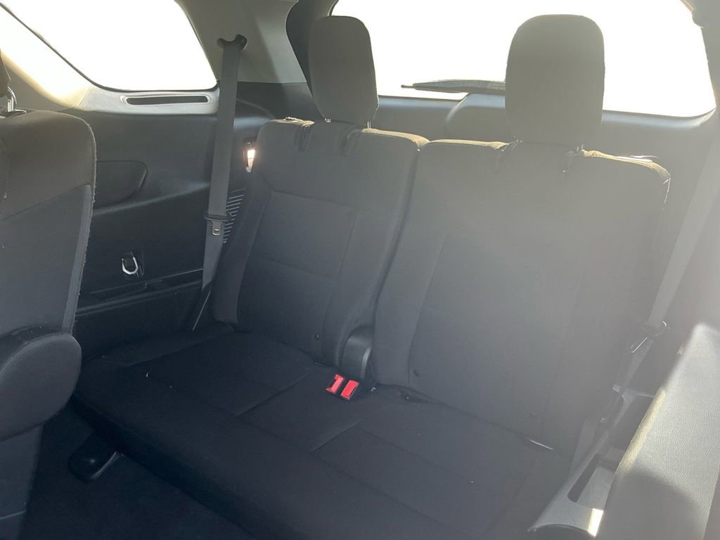 Certified 2023 Ford Explorer XLT RWD image 21
