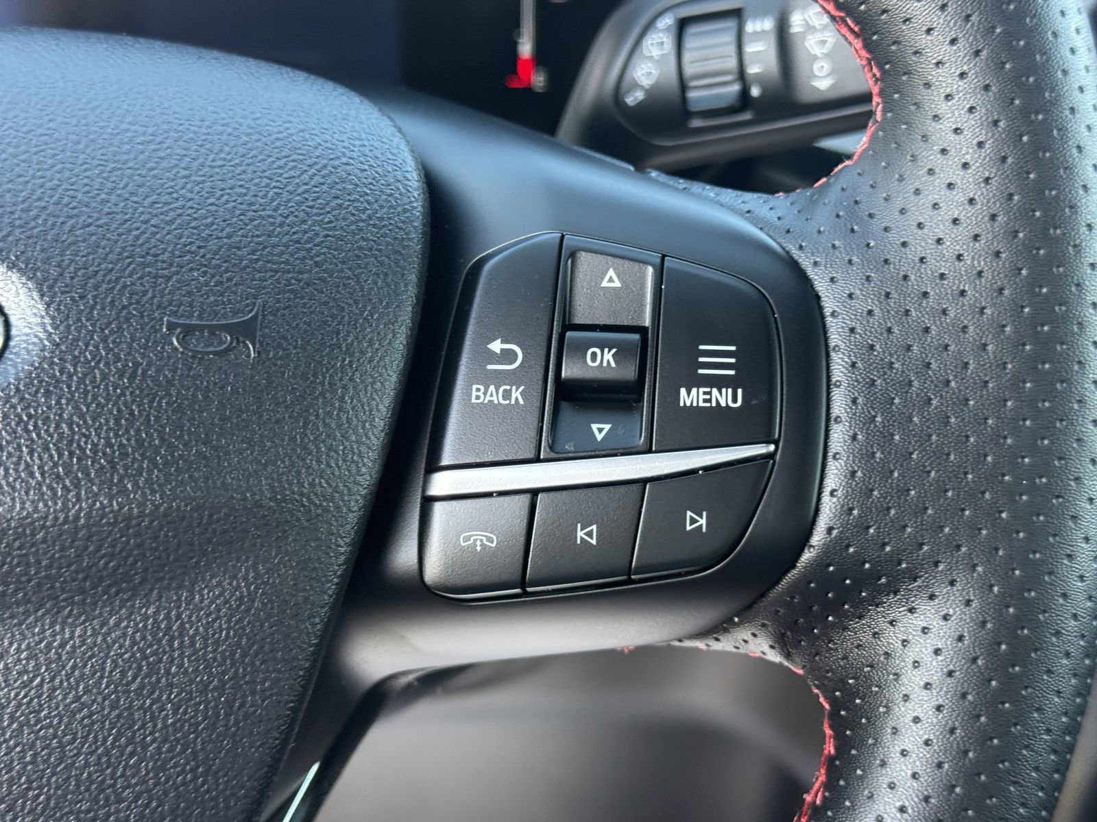 Certified 2025 Ford Escape ST-Line Elite image 26