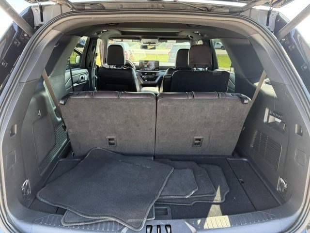 Certified 2025 Ford Explorer Platinum w/ LUX Leather Package AWD/4WD image 30