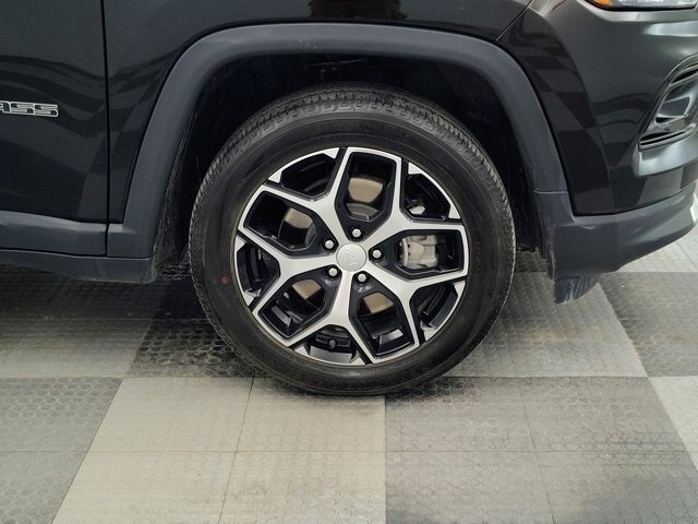 Used 2024 Jeep Compass Limited AWD/4WD image 13