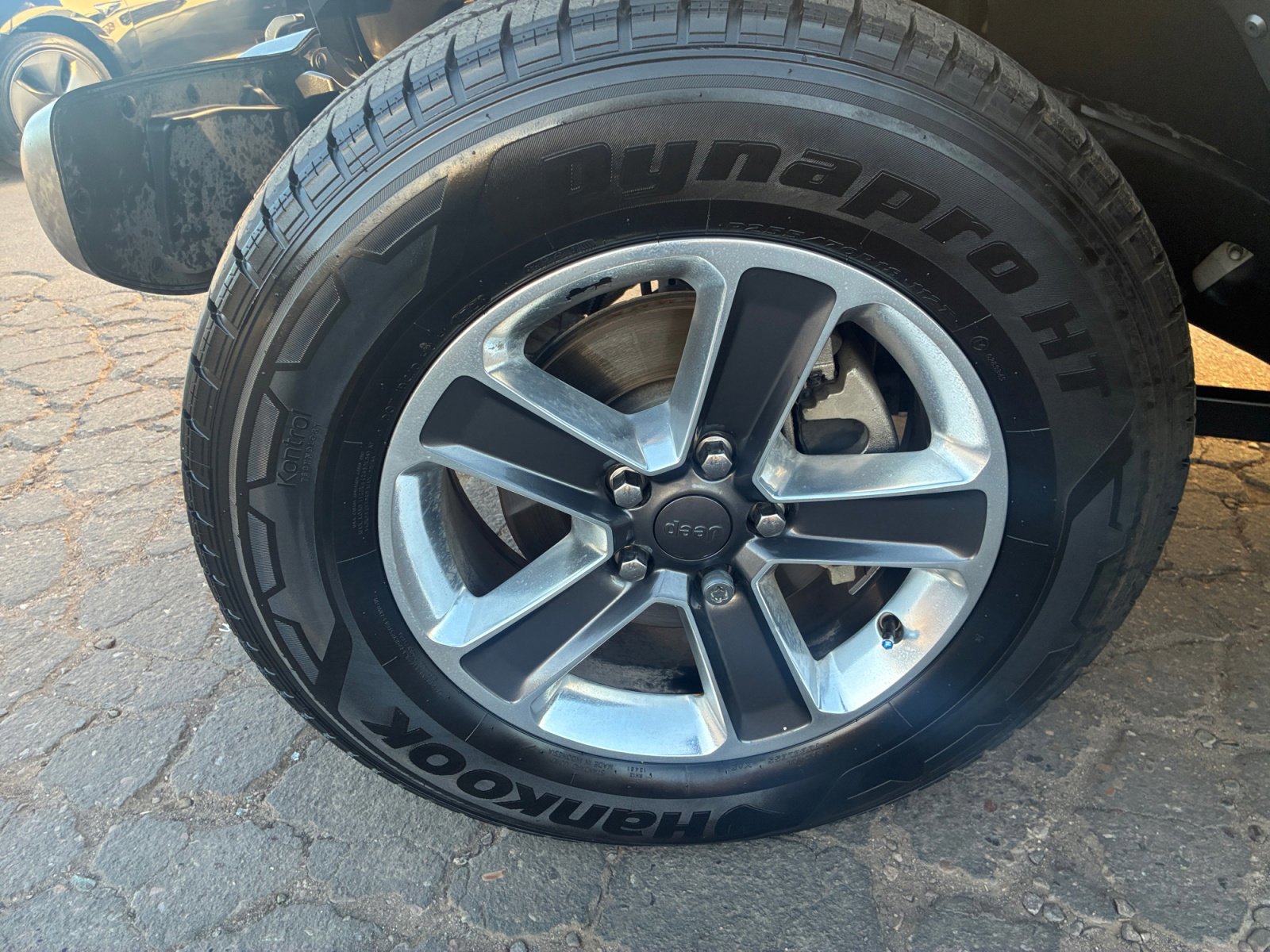 Used 2021 Jeep Wrangler Unlimited Sahara w/ Safety Group image 12