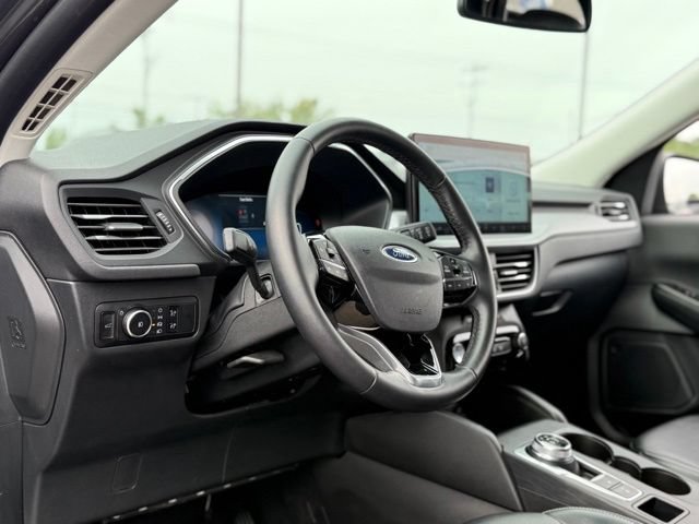 Certified 2025 Ford Escape Platinum AWD/4WD image 10