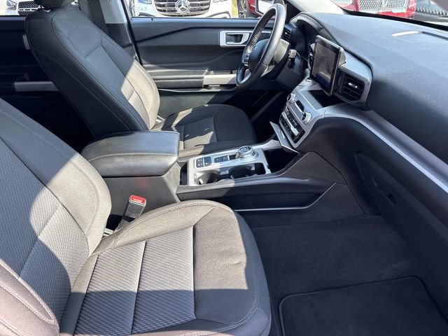 Certified 2023 Ford Explorer XLT RWD image 24