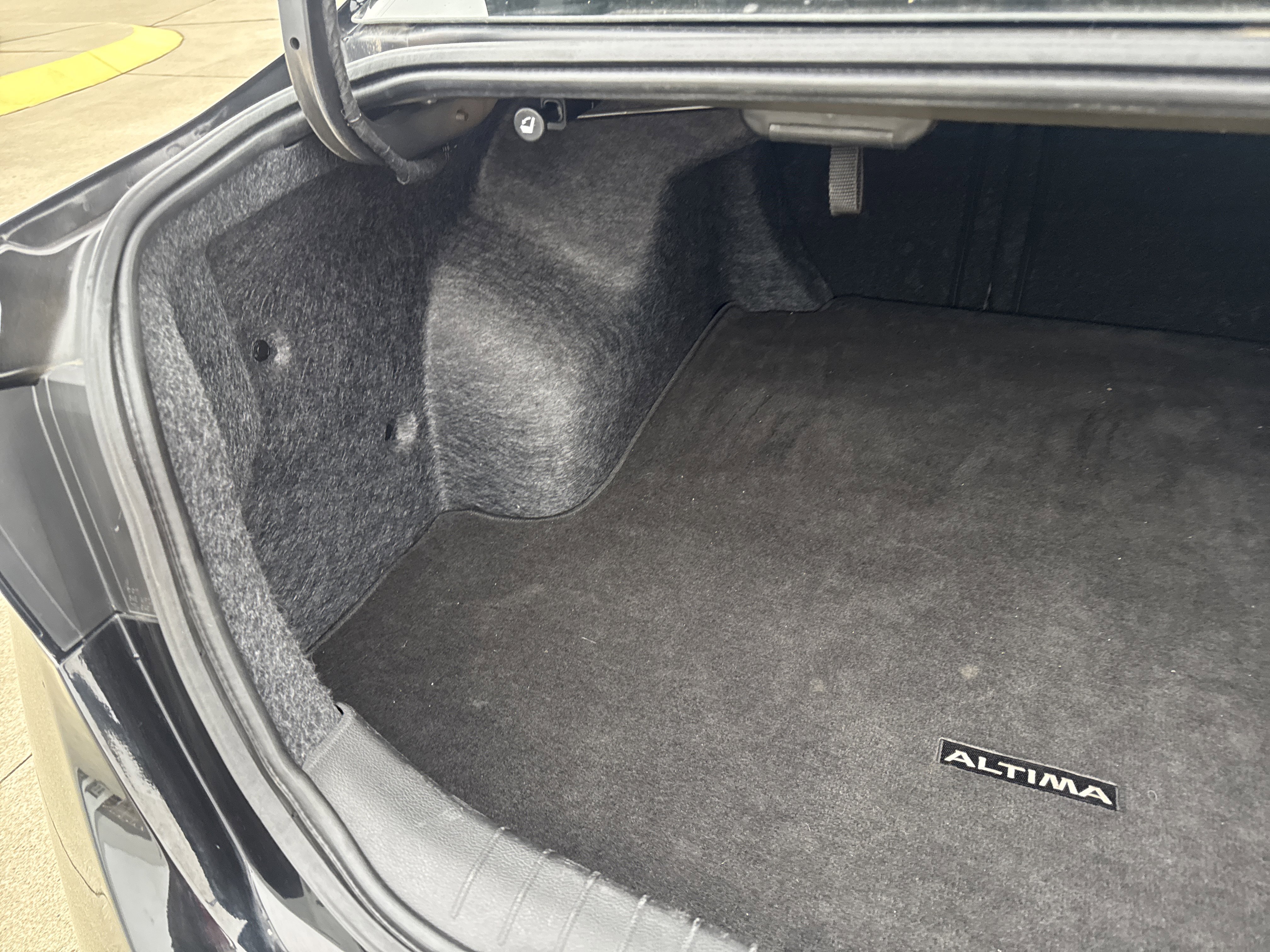 Used 2024 Nissan Altima 2.5 SV image 37