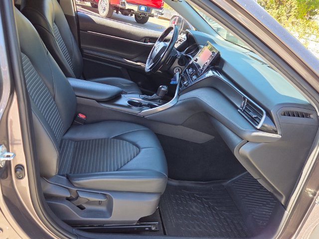 Used 2021 Toyota Camry SE FWD image 12
