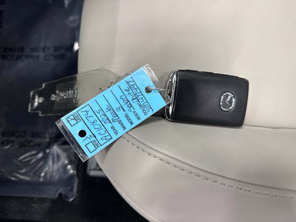 Used 2025 MAZDA MAZDA3 s FWD image 29