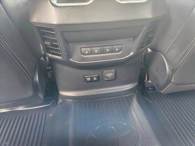 Used 2025 Toyota Tundra Platinum AWD/4WD image 18