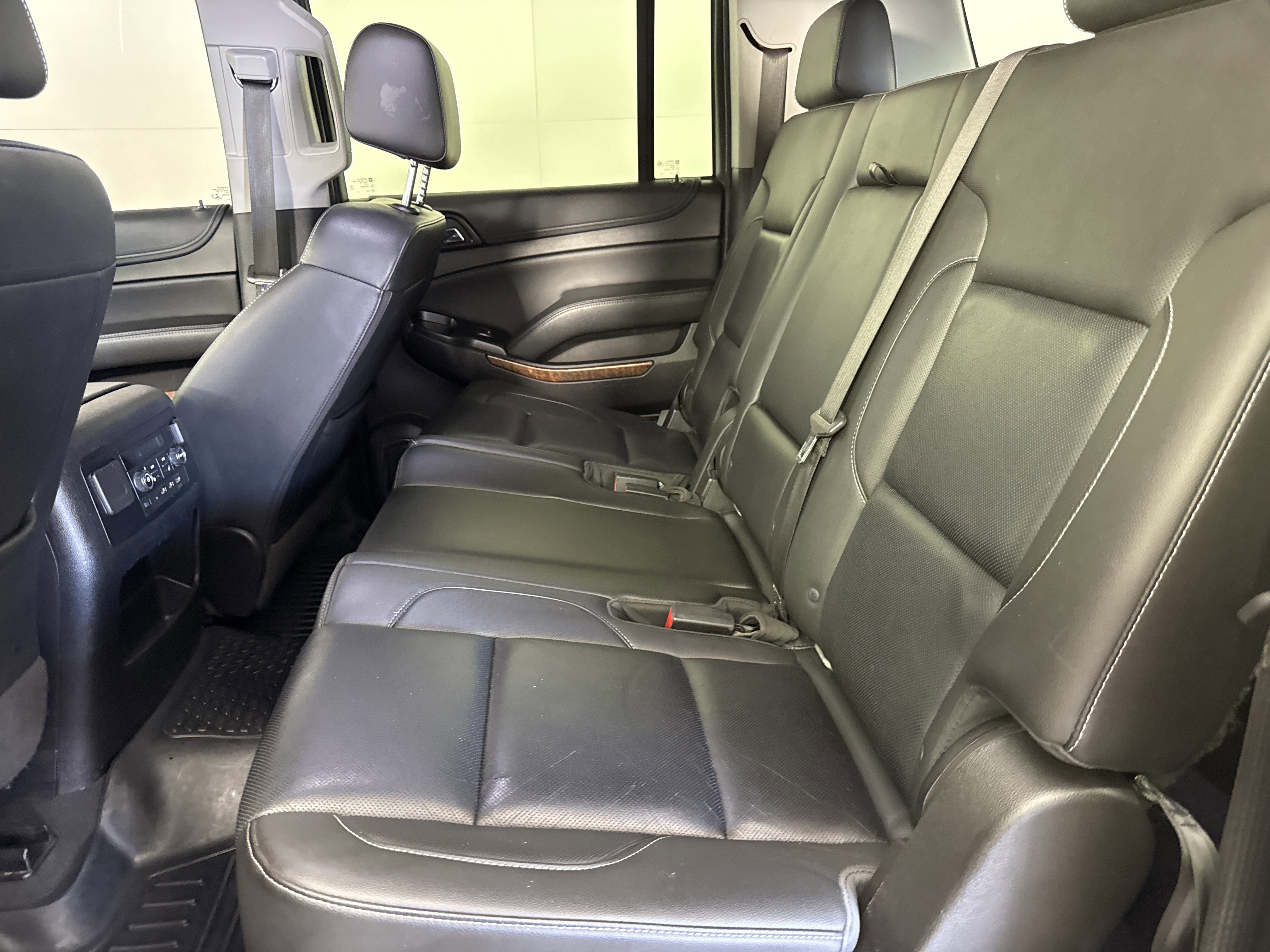 Used 2019 Chevrolet Suburban Premier image 14