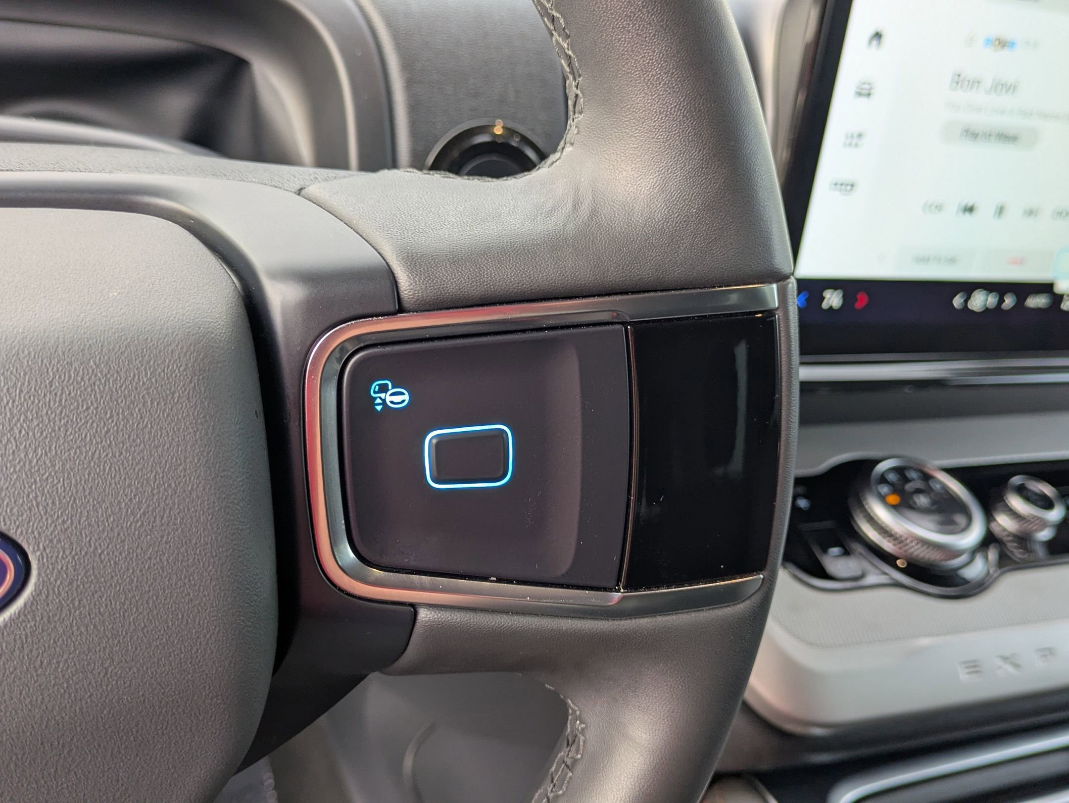 Certified 2025 Ford Expedition Active image 19