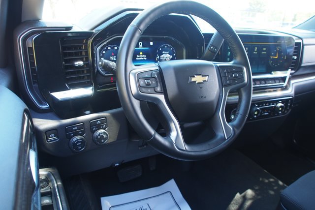Used 2023 Chevrolet Silverado 1500 LT AWD/4WD image 15