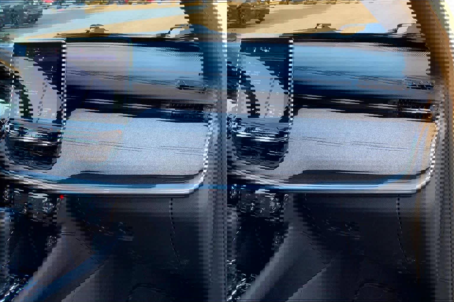 Used 2024 Jeep Compass Latitude image 19