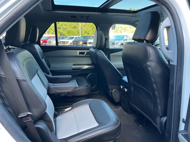 Certified 2022 Ford Explorer XLT w/ Equipment Group 202A image 19