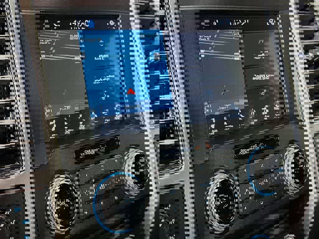 Certified 2018 Ford F350 Platinum w/ Platinum Ultimate Package image 17