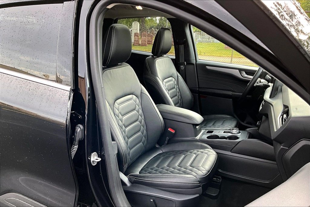 Certified 2024 Ford Escape Platinum w/ Premium Technology Package AWD/4WD image 7