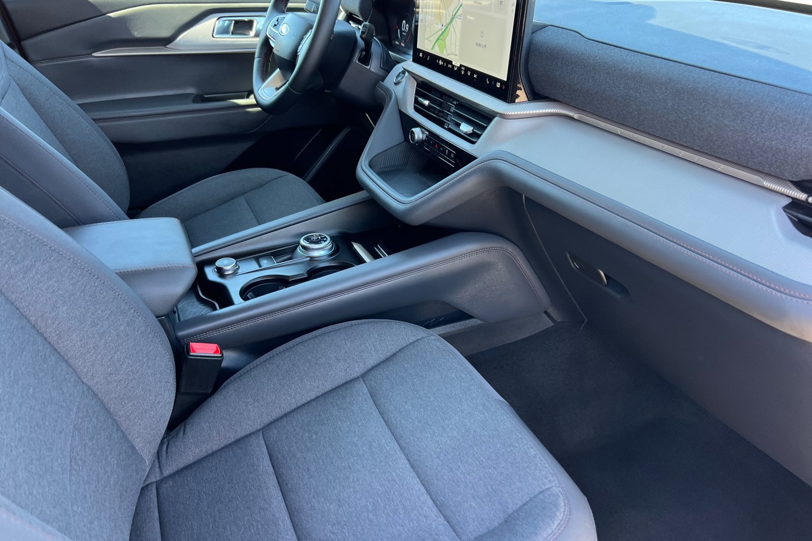 Certified 2025 Ford Explorer Active AWD/4WD image 19