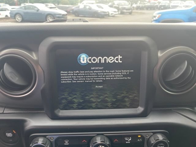 Used 2023 Jeep Gladiator Sport AWD/4WD image 18