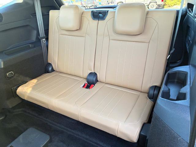 Used 2024 Volkswagen Tiguan SE R-Line FWD image 16