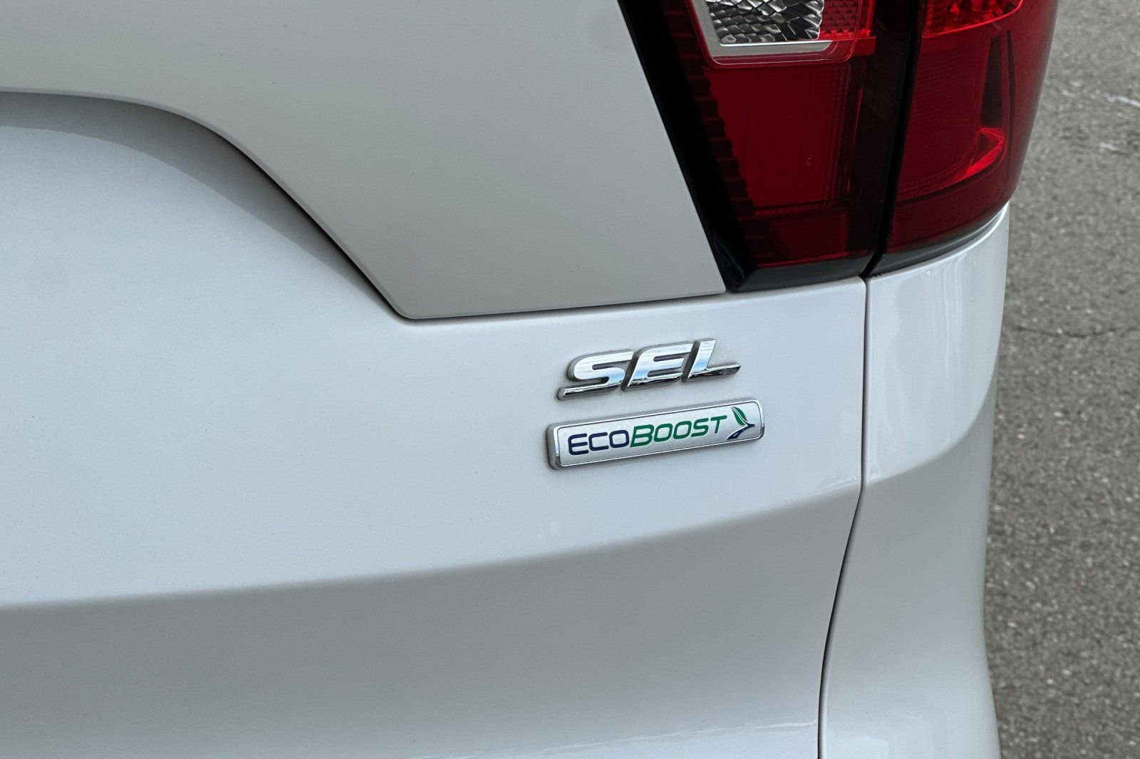 Certified 2019 Ford Escape SEL FWD image 31