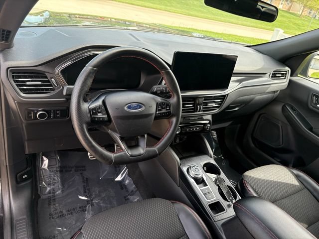 Certified 2024 Ford Escape ST-Line w/ Tech Pack #1 AWD/4WD image 9