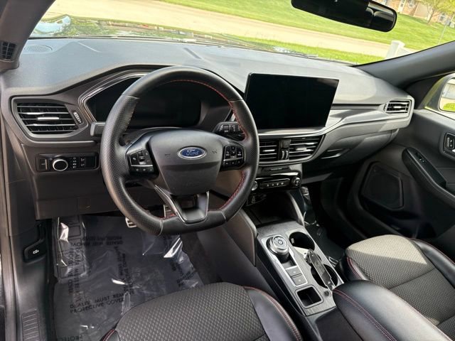 Certified 2024 Ford Escape ST-Line w/ Tech Pack #1 AWD/4WD image 9