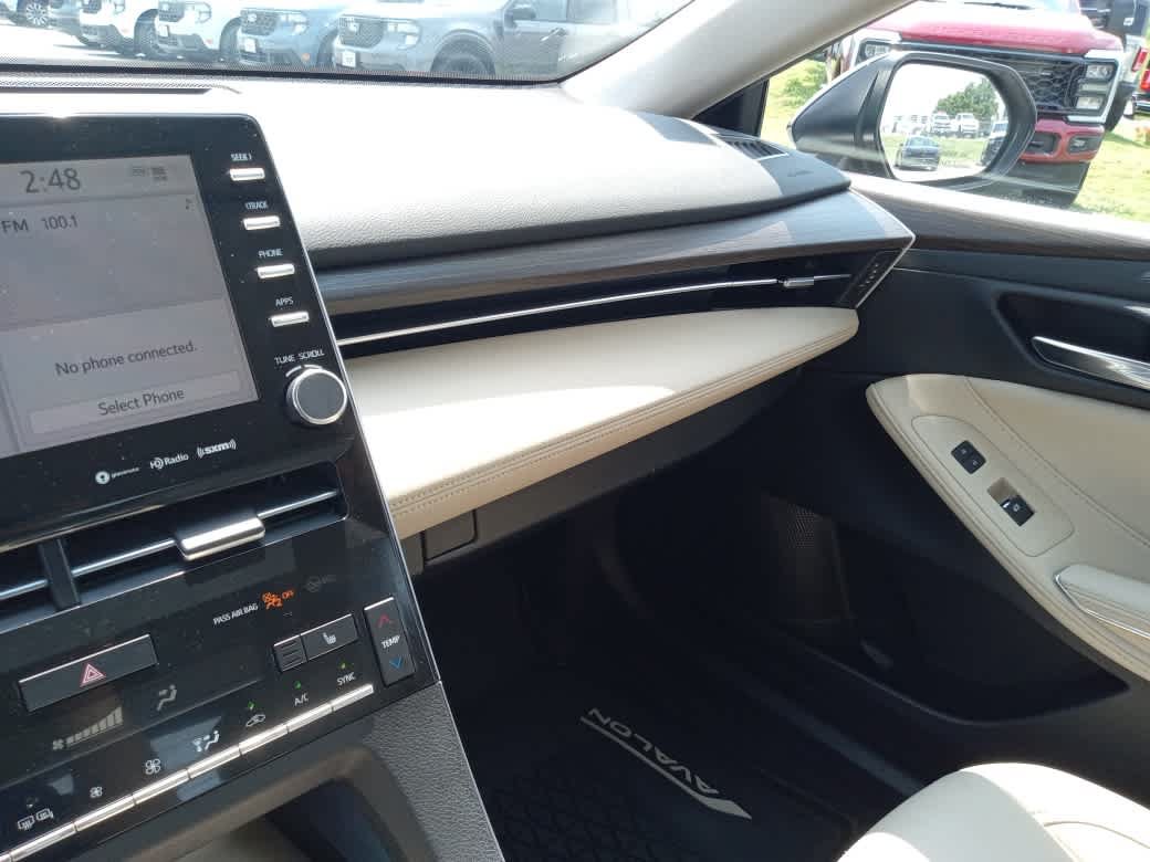 Used 2021 Toyota Avalon XLE FWD image 23