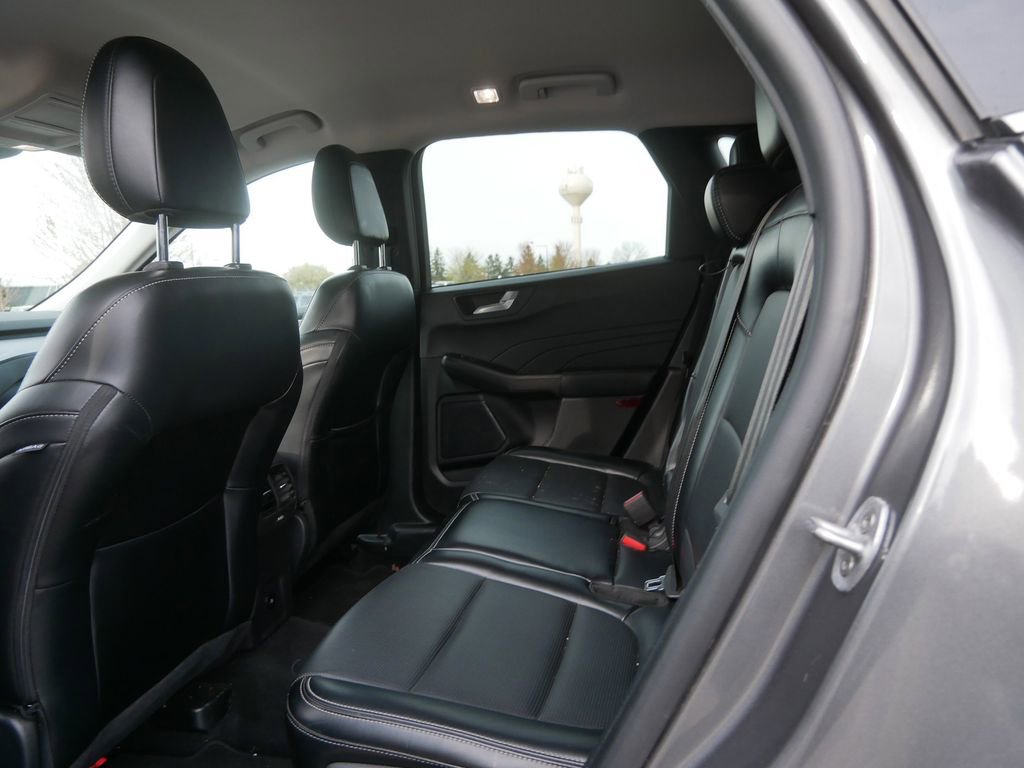 Certified 2024 Ford Escape Platinum AWD/4WD image 17