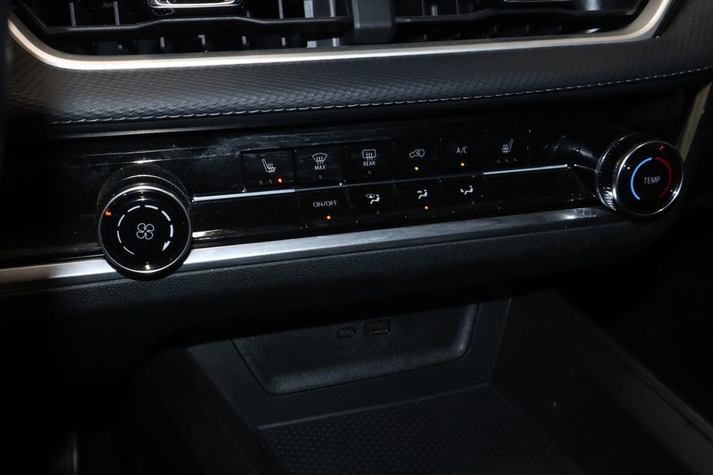 Used 2026 Chevrolet Equinox LT image 32