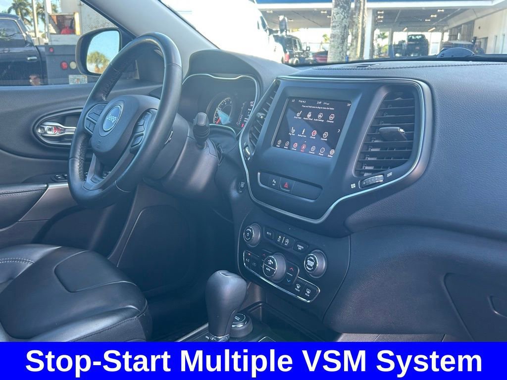 Used 2020 Jeep Cherokee Latitude Plus w/ Comfort/Convenience Group AWD/4WD image 28