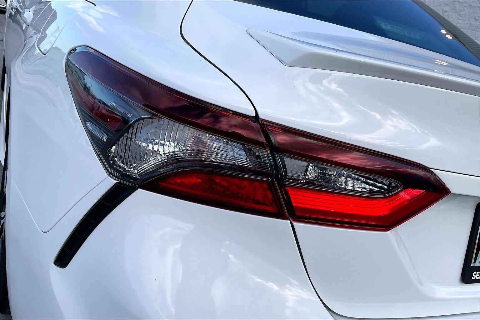Used 2022 Toyota Camry SE FWD image 32