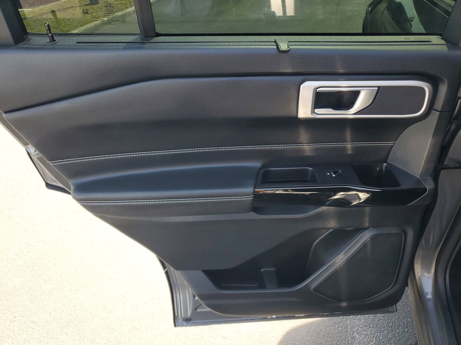 Certified 2022 Ford Explorer ST w/ ST Street Pack RWD image 9