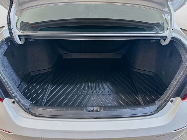 Used 2020 Honda Accord Touring image 11