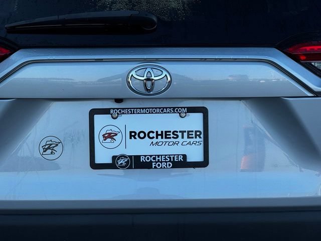 Used 2019 Toyota RAV4 LE w/ Carpet Mat Package AWD/4WD image 45