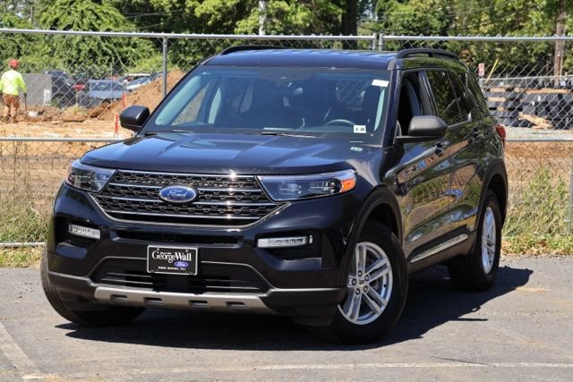 Certified 2023 Ford Explorer XLT w/ Equipment Group 202A AWD/4WD image 1