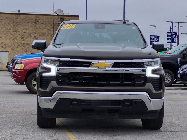 Used 2024 Chevrolet Silverado 1500 LT AWD/4WD image 9