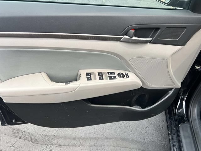 Used 2017 Hyundai Elantra SE FWD image 15