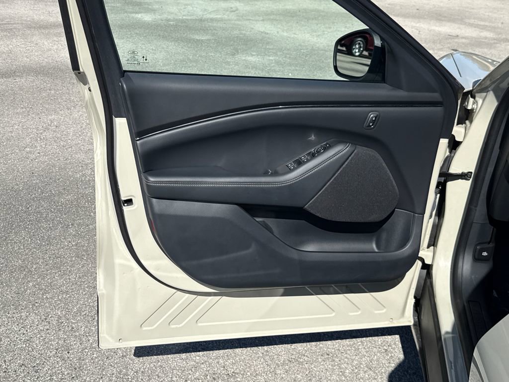 Certified 2025 Ford Mustang Mach-E Select image 13