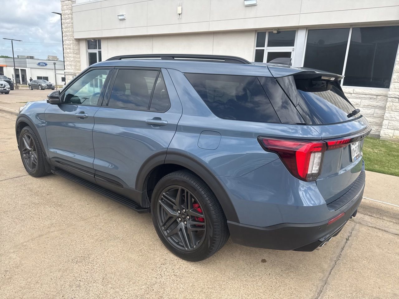 Certified 2025 Ford Explorer ST image 2