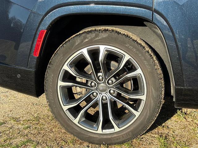 Used 2024 Jeep Grand Wagoneer Series III AWD/4WD image 6