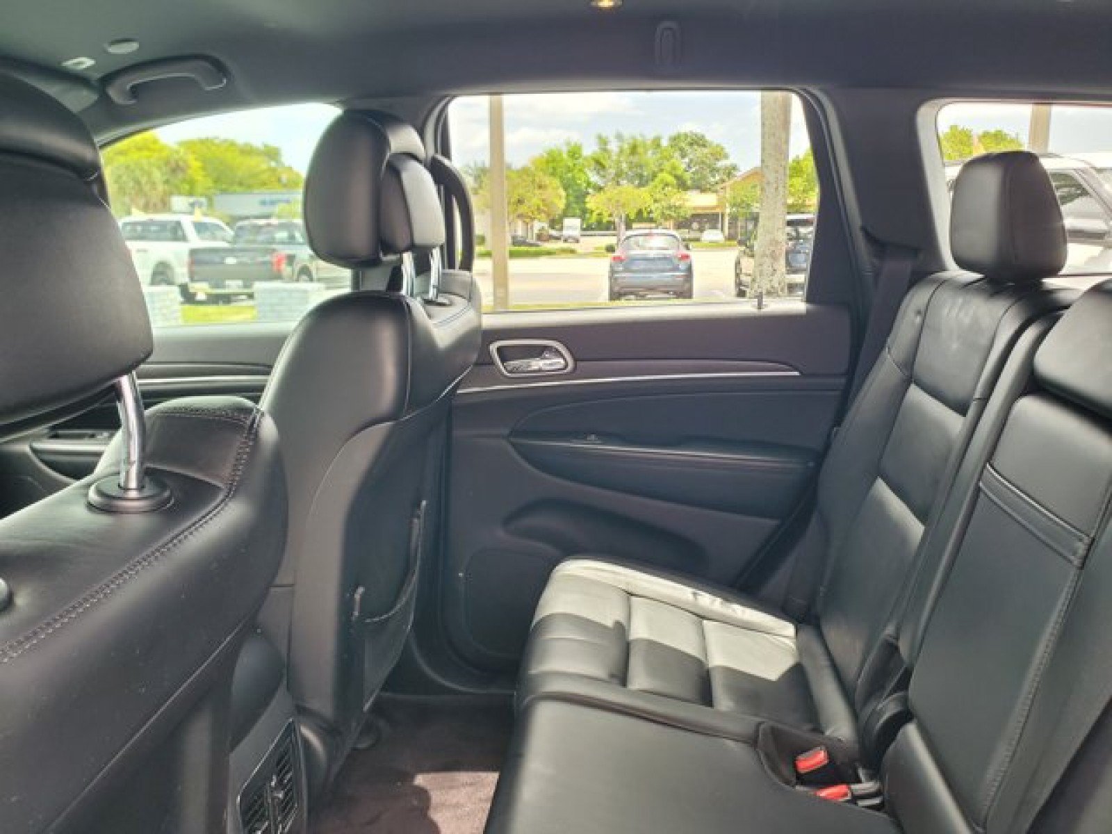 Used 2018 Jeep Grand Cherokee Limited w/ Trailer Tow Group IV RWD image 28
