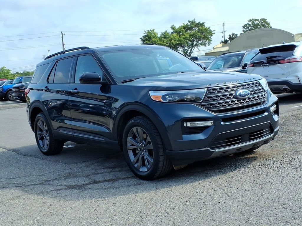 Certified 2023 Ford Explorer XLT w/ Equipment Group 202A AWD/4WD image 7